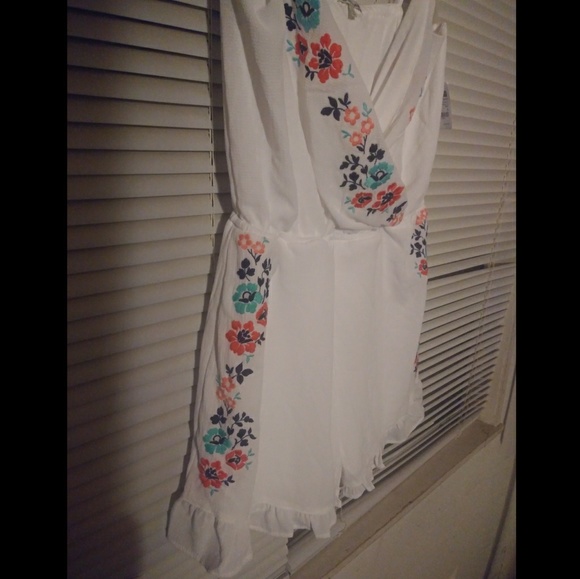 Charlotte Russe Floral Romper - Picture 2 of 5